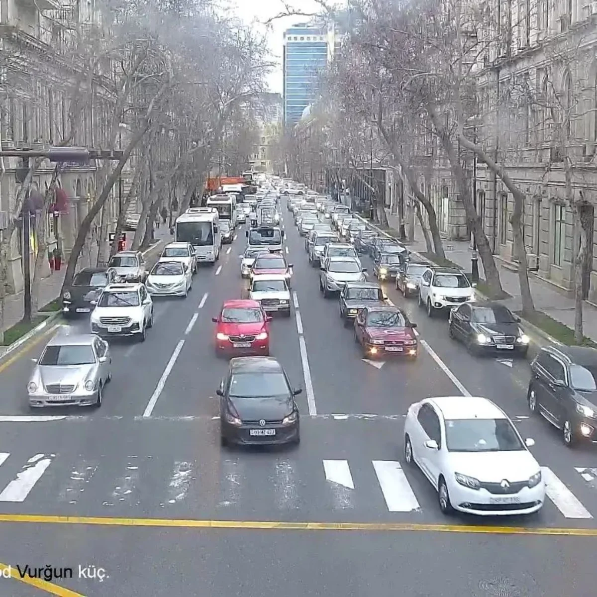 Bakının əksər küçə və prospektlərində sıxlıq yaranıb - SİYAHI