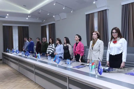 Deputat: Hazırda xalqları milli kimlikdən uzaqlaşdırmaq meyilləri var
