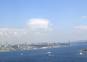 В Босфоре отбуксировали к причалу сухогруз, прибывший из России