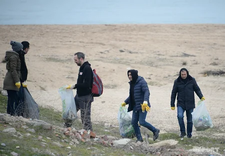 Bilgəhdə Xəzərin sahil zolağı plastik tullantılardan təmizlənib