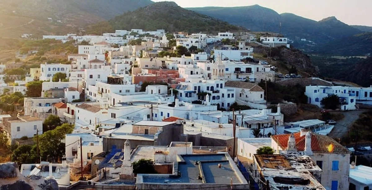 Greece cancels mandatory quarantine for tourists from more than 30 countries