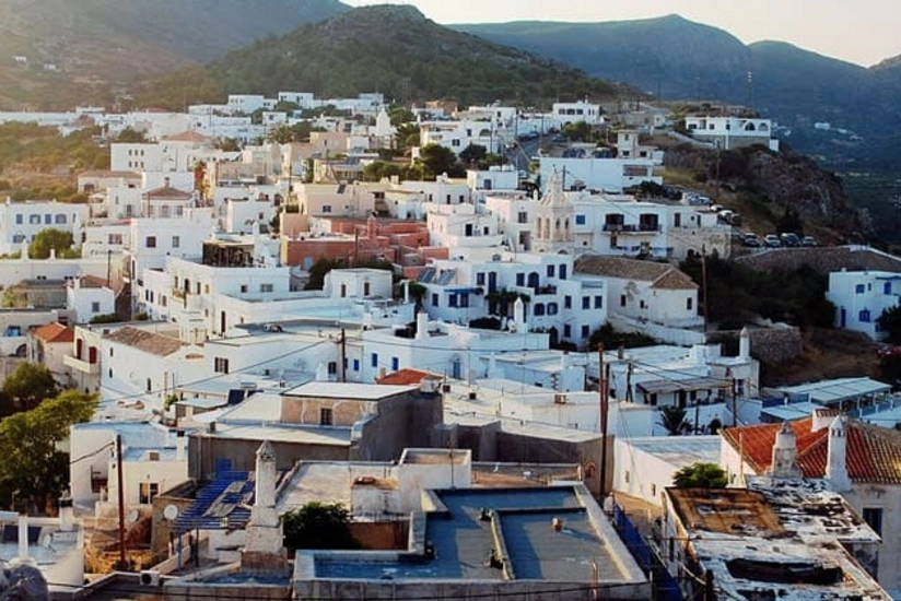 Greece cancels mandatory quarantine for tourists from more than 30 countries
