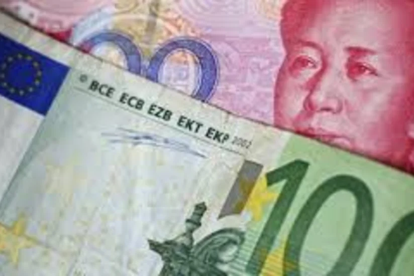 ​Китай провел девальвацию юаня