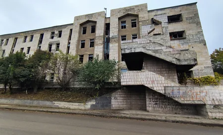 Şuşa bizi bağrına basır...