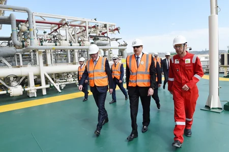Prezident İlham Əliyev “Şahdəniz-2” üçün inşa olunan platformanın üst tikililərinin dənizə yola salınması mərasimində iştirak edib - YENİLƏNİB