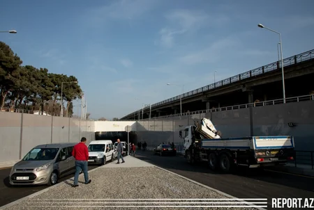 Bakıda üzərindən dəmir yolu xətti keçən iki avtomobil tunelinin açılışı keçirilib - VİDEO - YENİLƏNİB