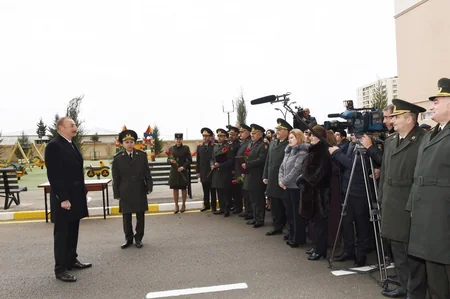 Prezident İlham Əliyev Sabunçu rayonunda hərbçilərə yeni mənzillərin verilməsi mərasimində iştirak edib - YENİLƏNİB