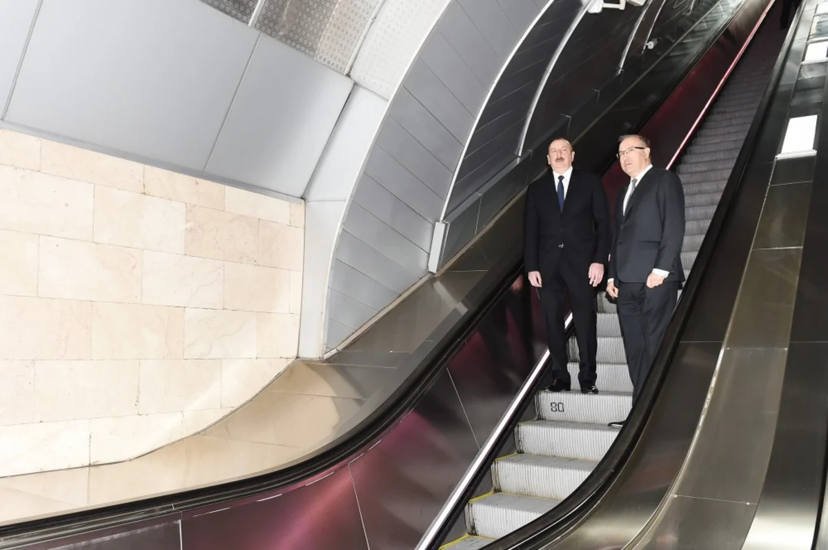 Prezident İlham Əliyev paytaxta gətirilən yeni metro qatarlarında yaradılan şəraitlə tanış olub - YENİLƏNİB
