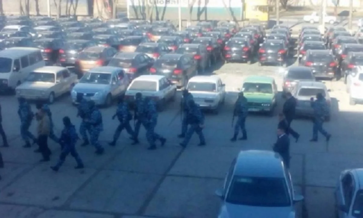 ​Rusiya hərbçiləri Krım tatarlarına aid telekanalın binasında axtarış aparıb