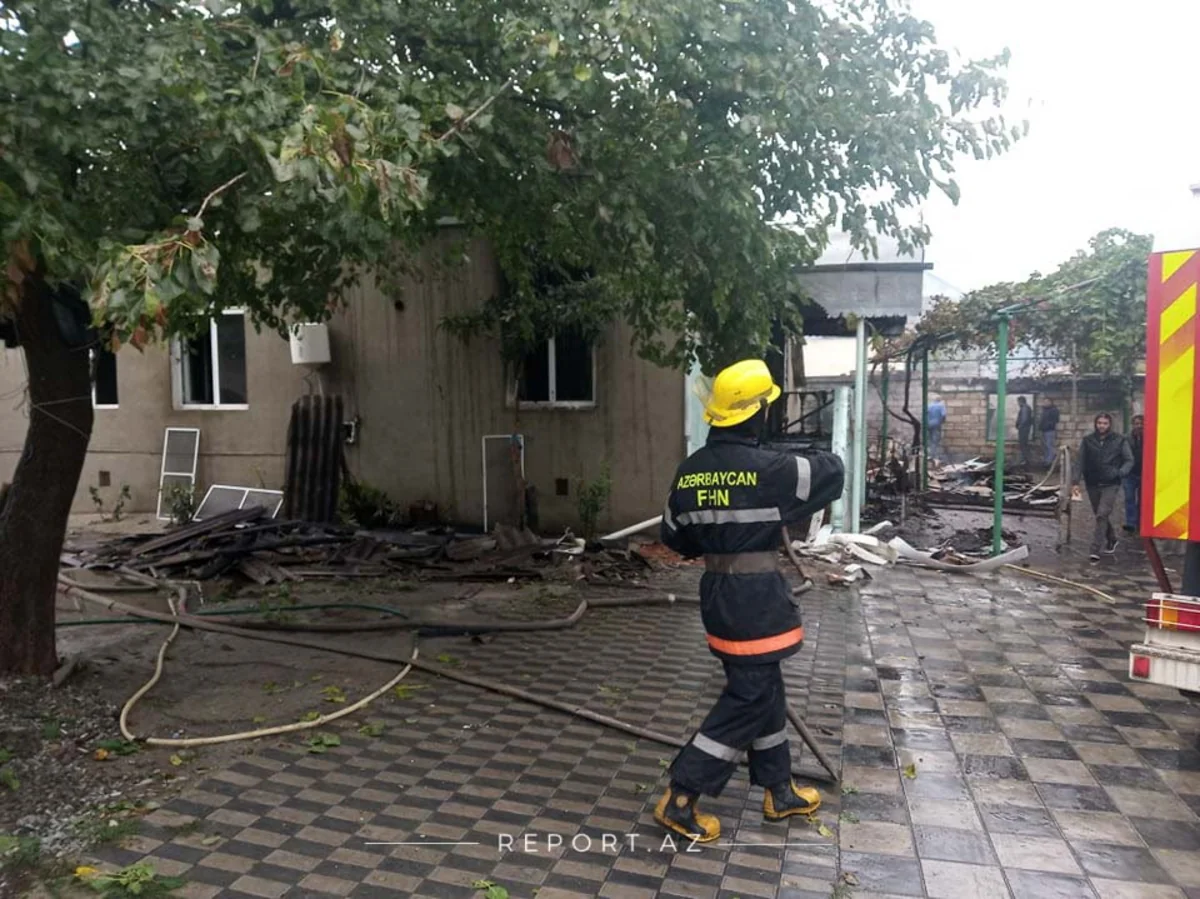 Ermənilərin Bərdəyə atdığı raketlərdən biri evə düşüb