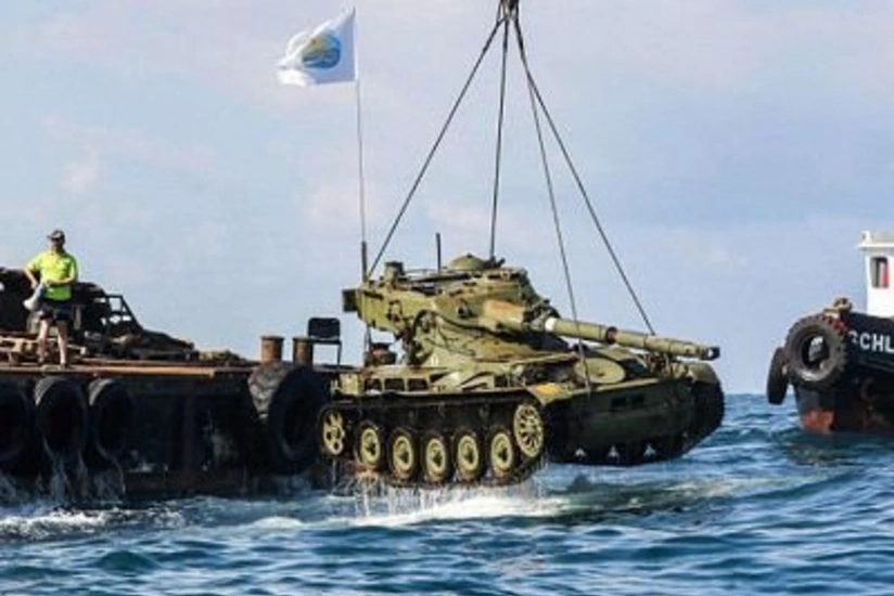 Aralıq dənizində balıqları qorumaq üçün tankları suya batırıblar