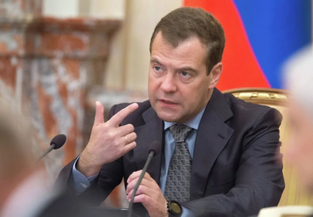 Medvedev Sarqsyana Qarabağ münaqişəsinin nizamlanması ilə bağlı təkliflərini verib