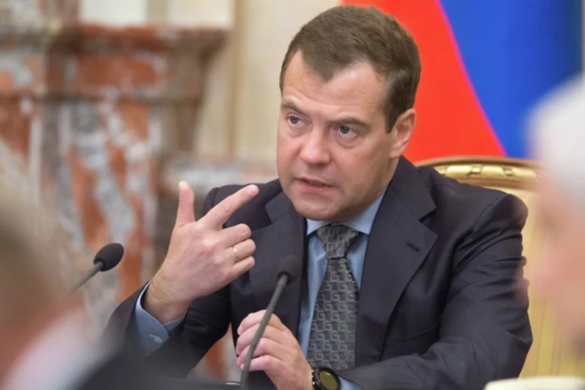 ​Медведев предложил Саргсяну обсудить предложения России о мерах по урегулированию карабахского конфликта