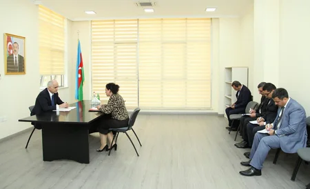 İqtisadiyyat naziri Naftalanda vətəndaşları qəbul edib