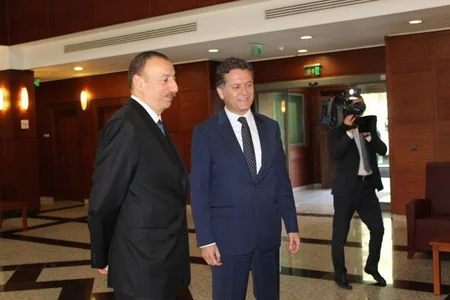 ​Azərbaycan Prezidenti Süleyman Dəmirəlin vəfatı ilə əlaqədar Türkiyə səfirliyində olub