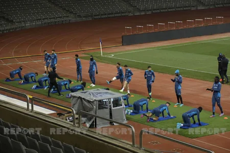 Marsel Respublika stadionunda məşqə çıxıb