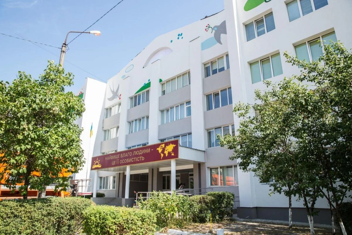 SOCAR completes work at Irpin Humanitarian Lyceum ‘Linguist’