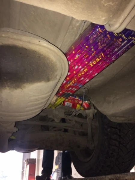 Gömrükçülər 3 424 ədəd pirotexniki vasitələr aşkar edib