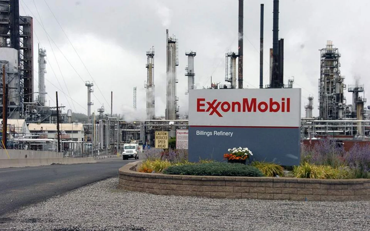 KİV: Raket mərmisi Bəsrədə ExxonMobil şirkətinin binasına düşüb