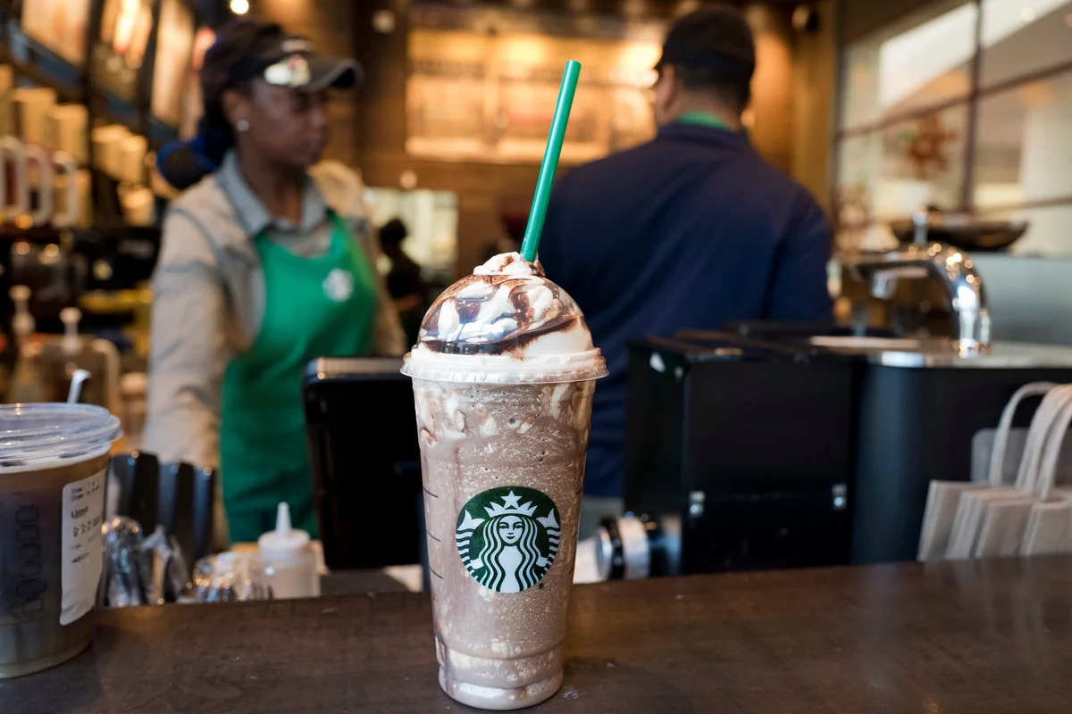 “Starbucks” fəaliyyətini bərpa edir