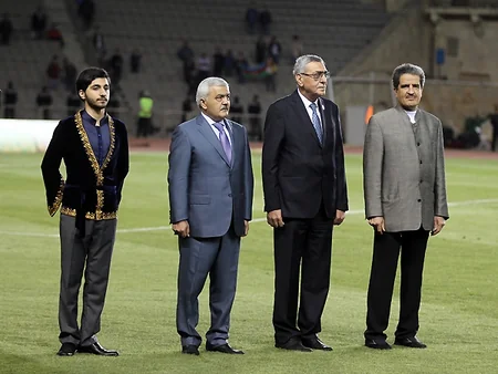 İslamiada: Futbol yarışında ilk 3 yeri tutanlar mükafatlandırılıblar