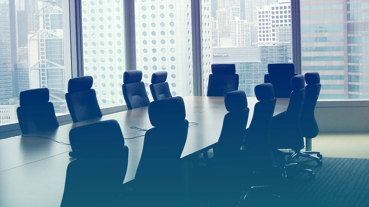 İranda 66 740 dövlət məmuru işdən azad edilib