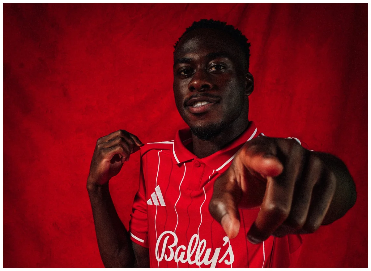 İngiltərə klubu yeni hücumçu transfer edib