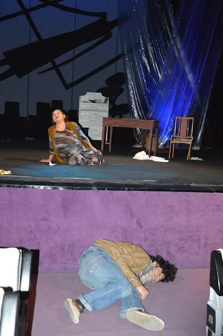 Gənc Tamaşaçılar Teatrında “Ağ ölüm” tamaşası nümayiş etdiriləcək