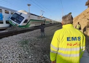 При сходе с путей поезда в метро Тегерана пострадали 22 человека