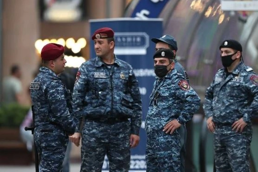 Ermənistanda onlarla gənc aksiyaçı həbs olunub