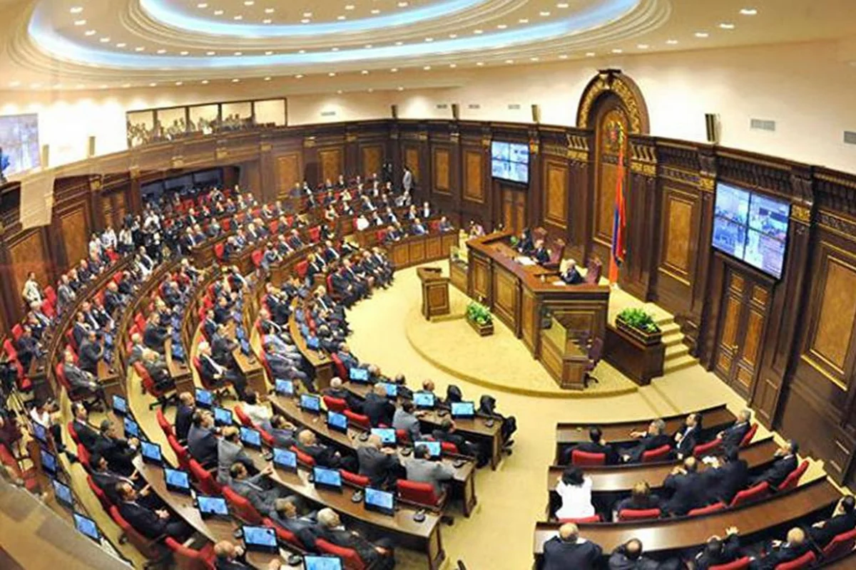 Paşinyan öz istefası ilə bağlı parlamentin iclasında iştirak etməyəcək