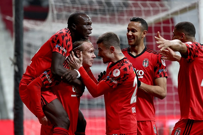 Türkiyə kuboku: Beşiktaş 10 ildən sonra finala vəsiqə qazandı