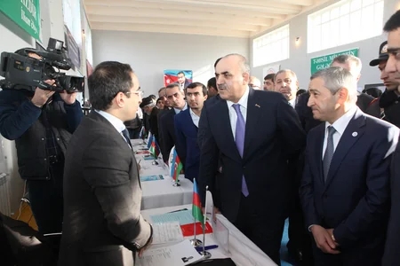 Nazir Nardarana gedib, qəsəbə sakinlərinə iş təklif olunub