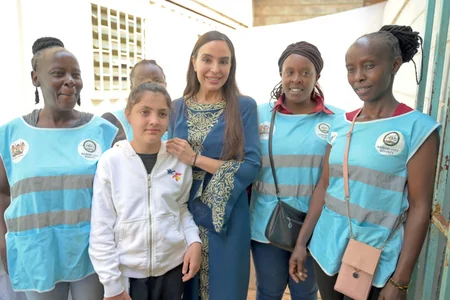 Leyla Əliyeva Nayrobi tam orta məktəbində və tibb mərkəzində olub