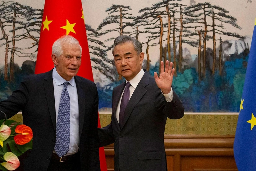 Chinese FM expresses hope for ‘green lights at every crossing’ for China-EU ties