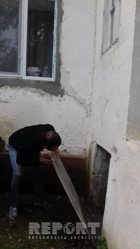 Qubaya yağan aramsız yağışlar nəticəsində daha bir ev çöküb - FOTO