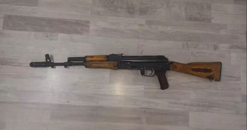 В Сумгайыте обнаружены два автомата Калашникова