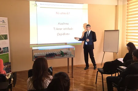 Təmiz Şəhər ASC AzMİU tələbələrinə tullantı poliqonlarının işini öyrədir
