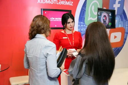 Bakcellin BakuTel 2016 stendində texnologiya, əyləncə və idman nümayiş olunur