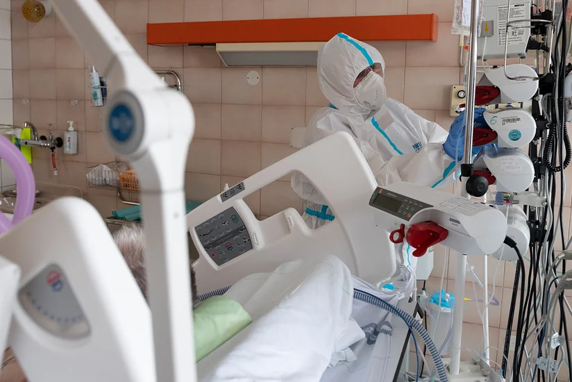 Ukraine records over 32,000 new COVID cases