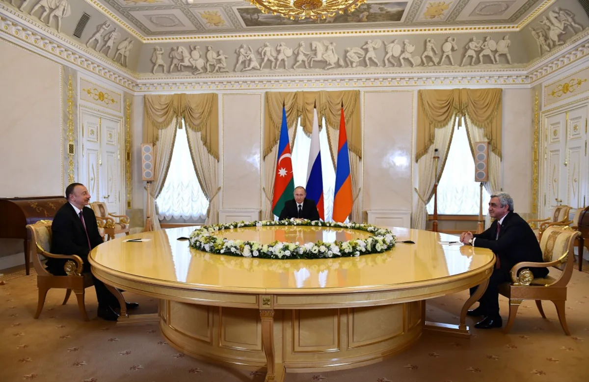 Президенты Азербайджана, Армении и России согласовали трехстороннее заявление