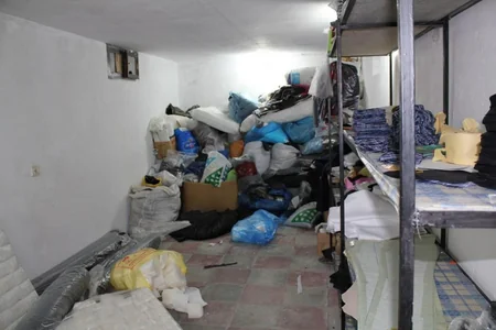 ​Bakıda saxta məktəbli formaları istehsal edən müəssisə aşkarlanıb - FOTO