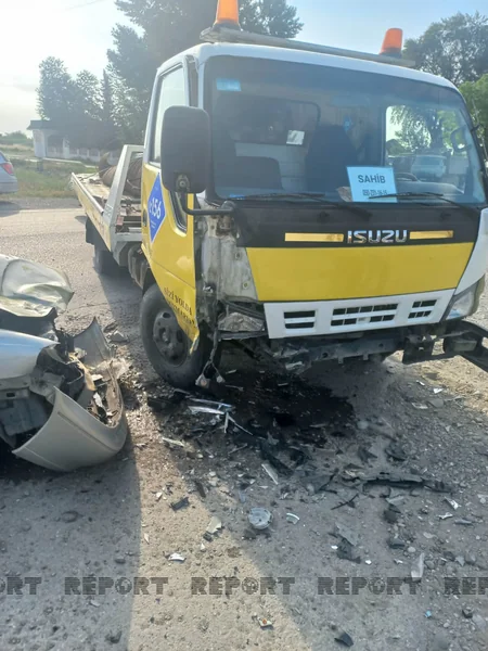 Xaçmazda iki avtomobil toqquşub, xəsarət alanlar var