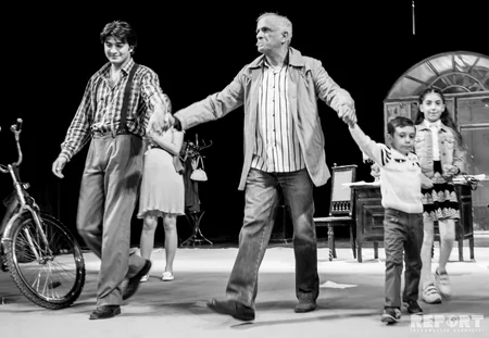 Fuad Poladovun “Azdrama”da sonuncu çıxışı - XATİRƏ FOTOREPORTAJI