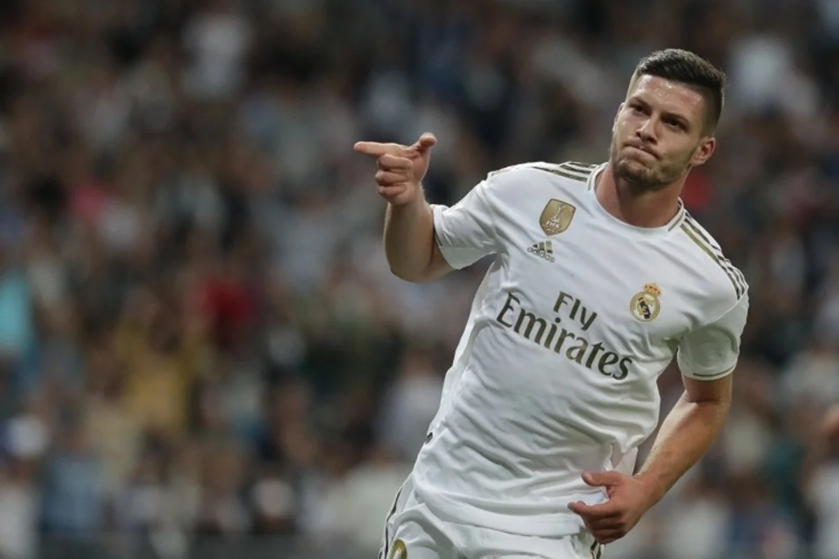 Президент Сербии пригрозил арестом футболисту Реала