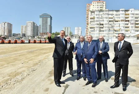 Prezident İlham Əliyev “Sovetski” ərazisində yeni yol-nəqliyyat infrastrukturunun təməlini qoyub