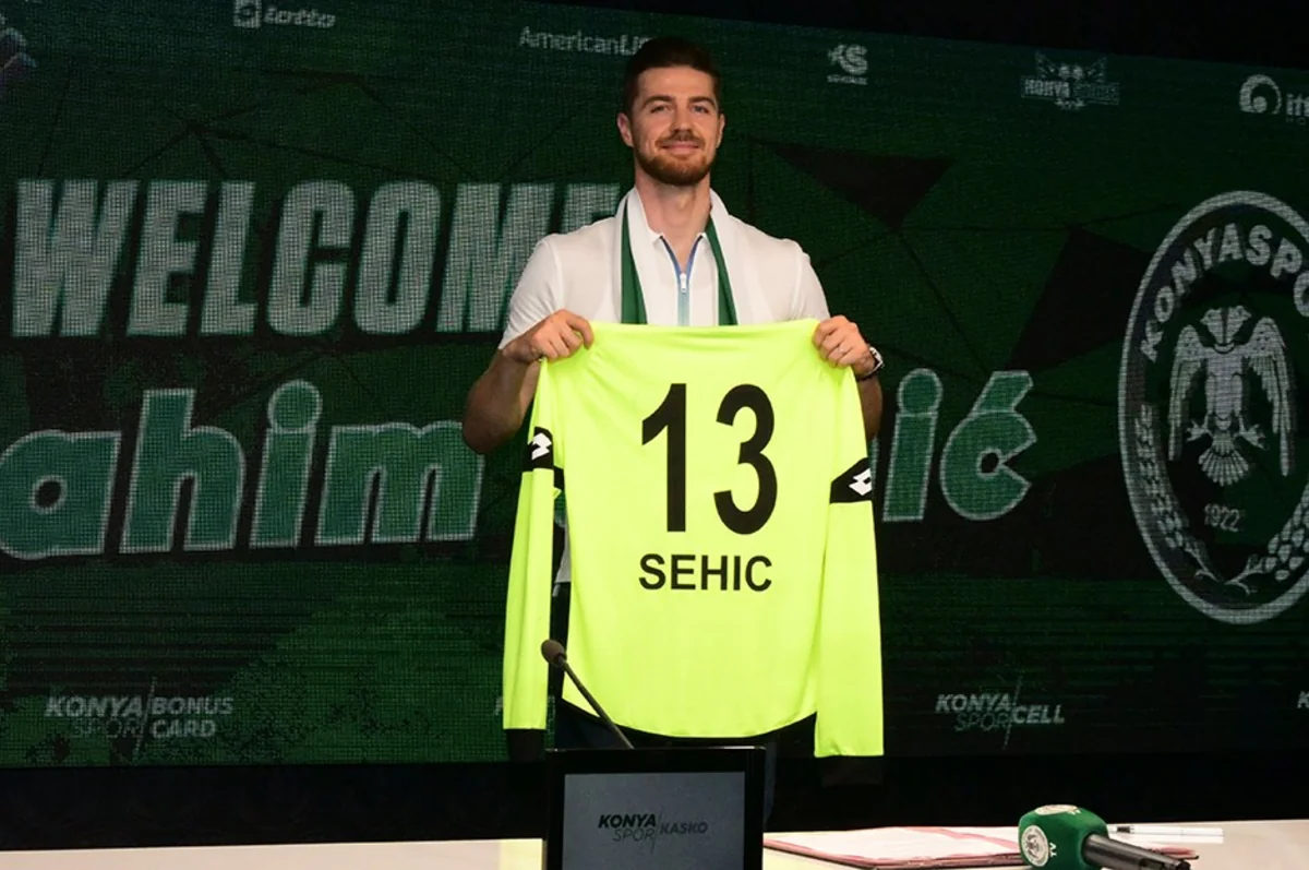 Qarabağın sabiq qapıçısı Superliqa klubu ilə müqavilə bağladı