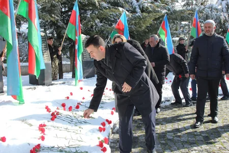 İsmayıllı, Şamaxı və Ağdaşda Xocalı qurbanları yad edilib