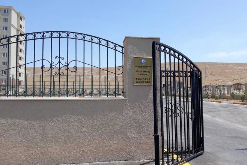 Məcburi köçkünlər üçün salınan “Qobu Park” yaşayış kompleksinə infotur təşkil edilib