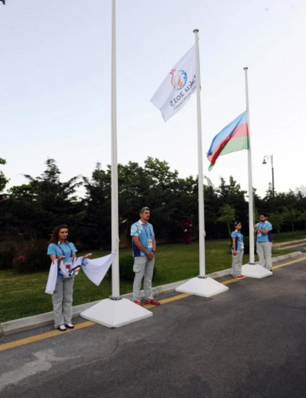 “Bakı-2015”-in Atletlər Kəndində Azərbaycan və Avropa Olimpiya Komitəsinin bayraqları qaldırılıb - FOTO